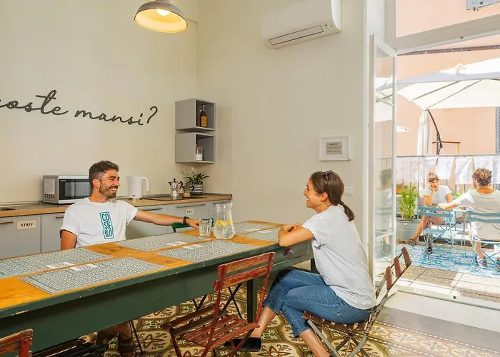 Хостел Costello *